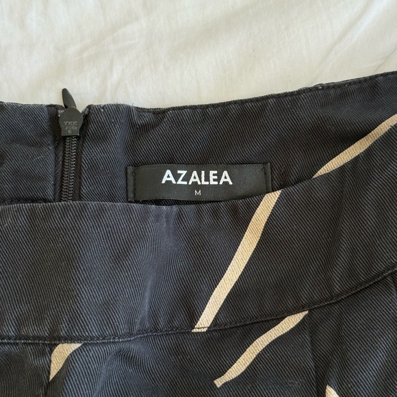 Stylish Black Women's Pants with Abstract Design - Picture 2 of 2